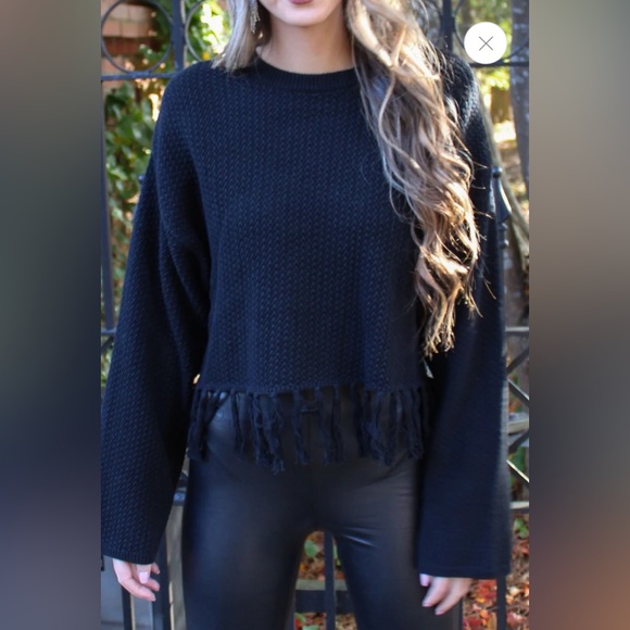 NWT Boutique Crochet Sweater with Fringe Detail - Picture 1 of 2